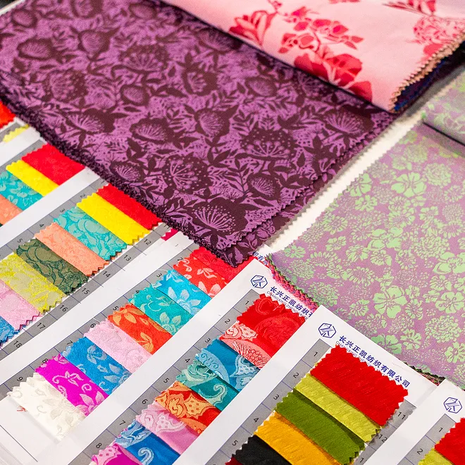 Display with sewing threads